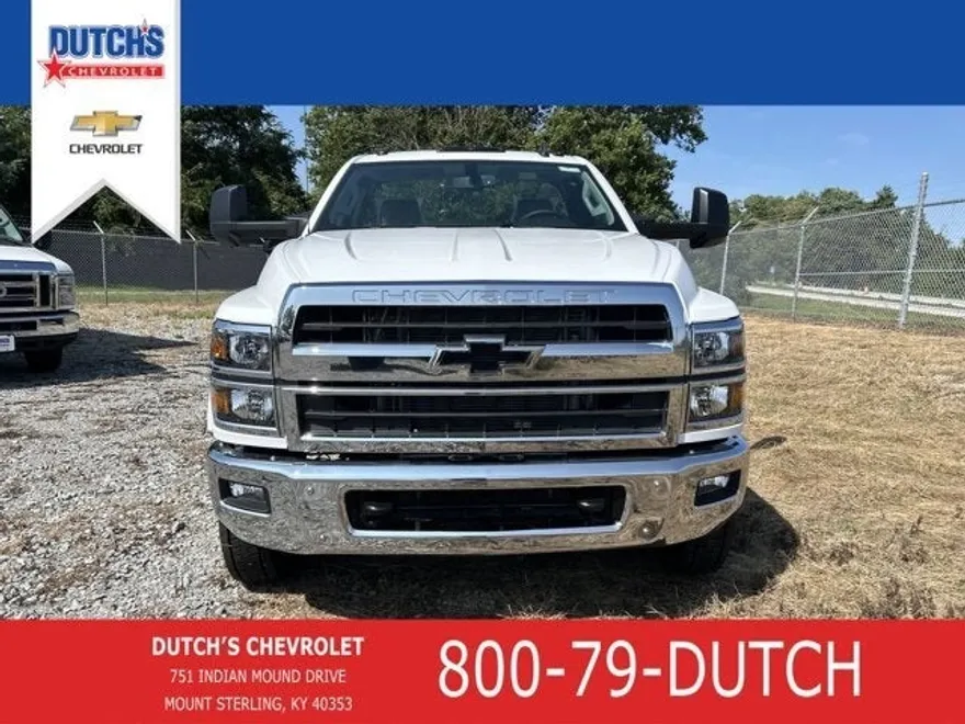 2023 Chevrolet Silverado 6500HD LT photo 1