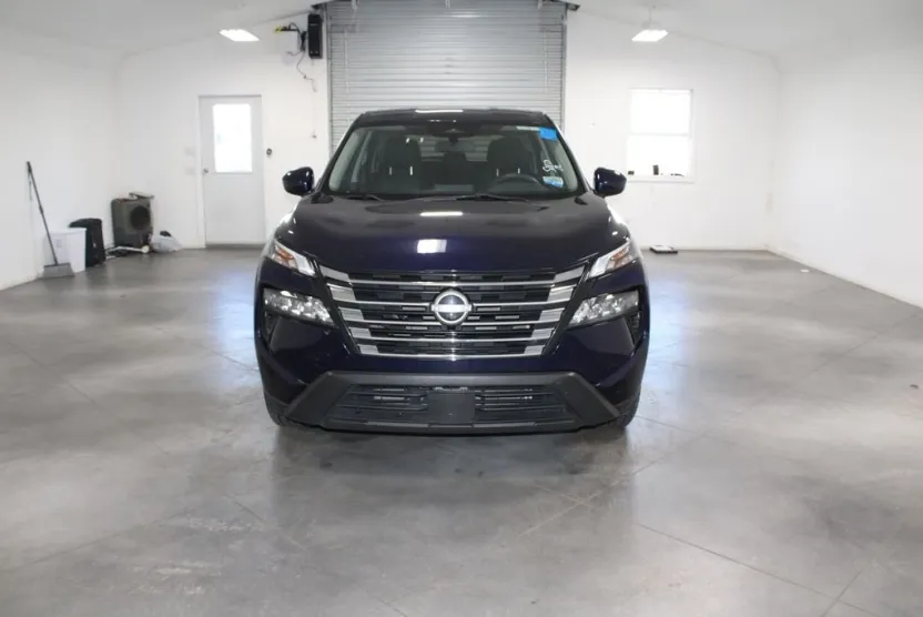 2024 Nissan Rogue SV photo 1
