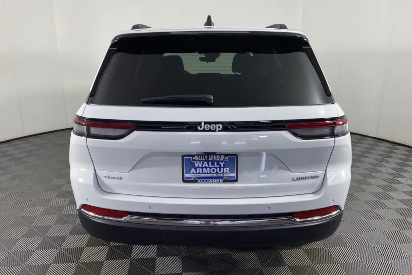 2025 Jeep Grand Cherokee Limited photo 1