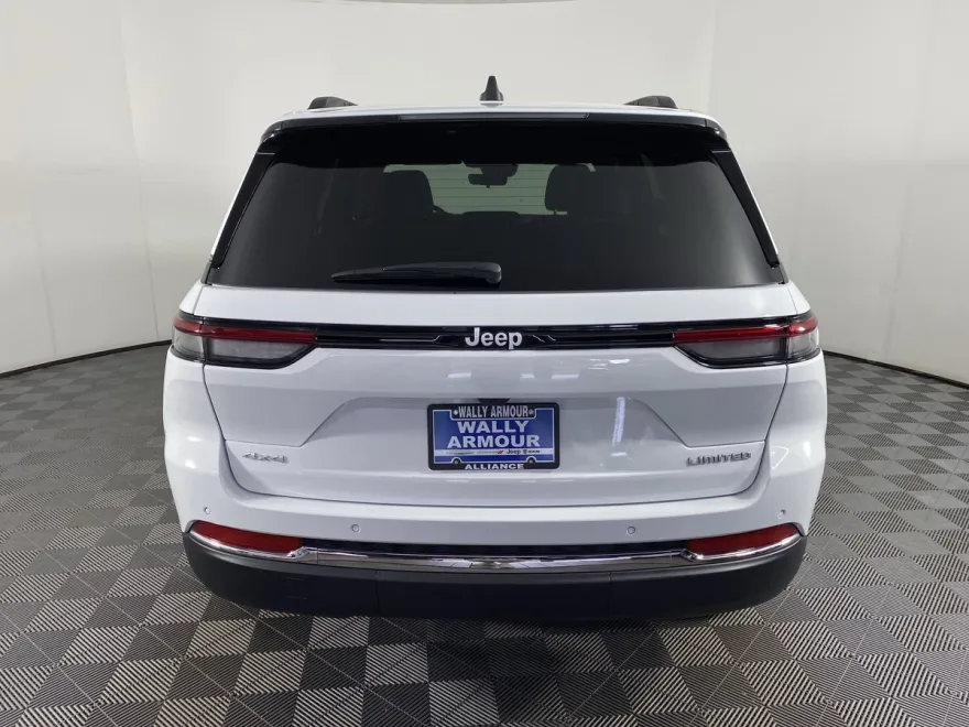 2025 Jeep Grand Cherokee Limited photo 1