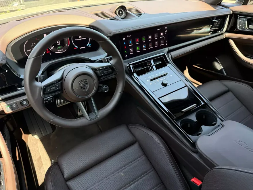 2025 Porsche Panamera Turbo E-Hybrid photo 1
