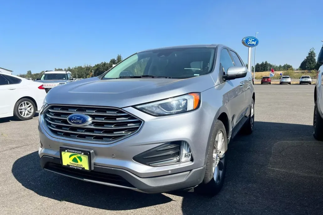2022 Ford Edge Titanium photo 1