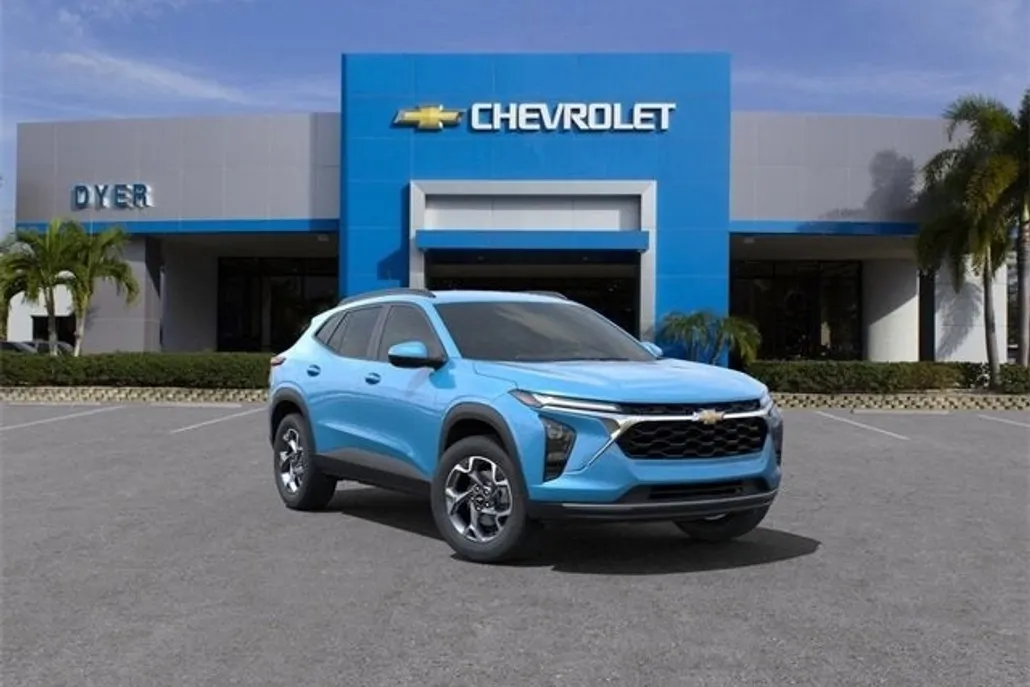 2025 Chevrolet Trax LT photo 1