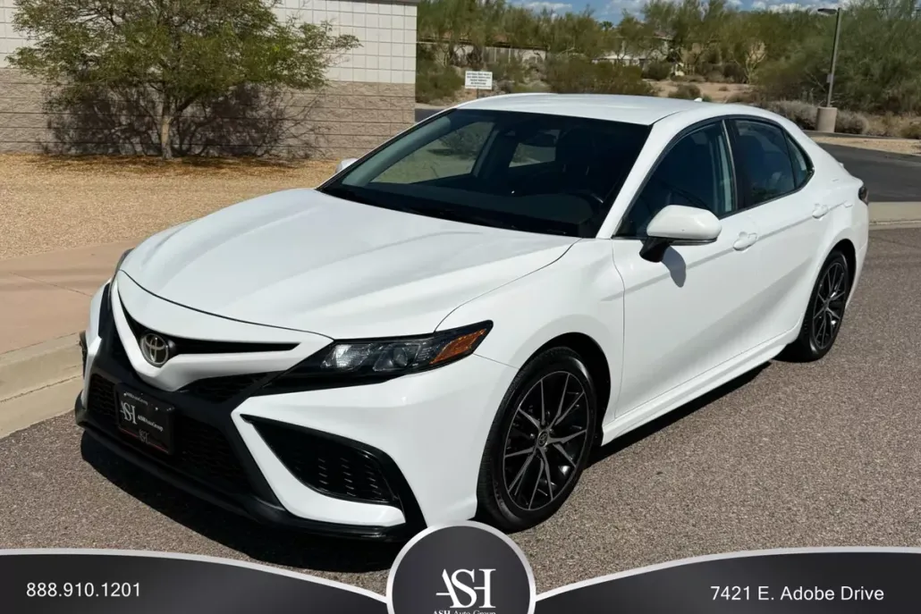2022 Toyota Camry photo 1