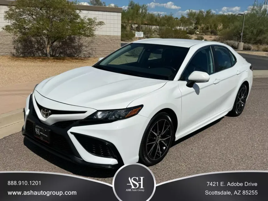 2022 Toyota Camry photo 1