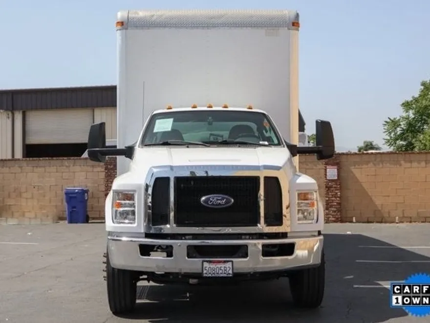 2017 Ford F-750 photo 3
