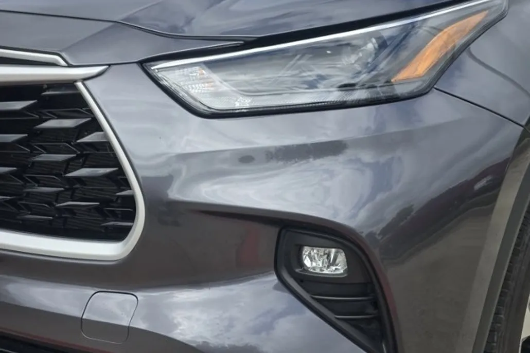2024 Toyota Highlander XLE photo 1
