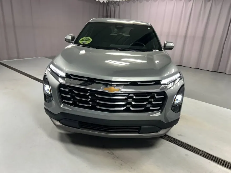 2025 Chevrolet Equinox LT photo 1
