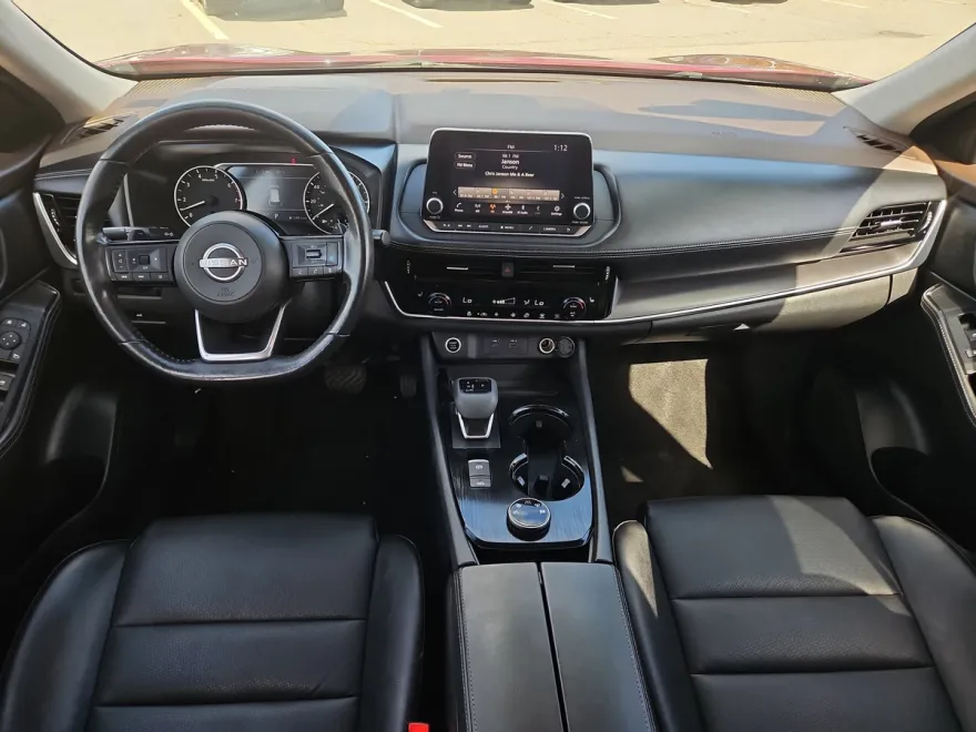 2022 Nissan Rogue SV photo 1