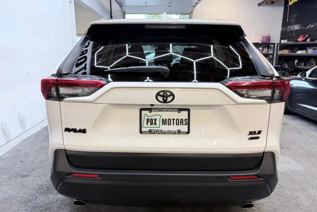 2020 Toyota RAV4 XLE Sport photo 1