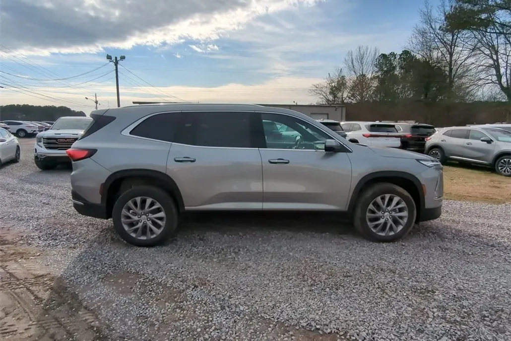 2025 Buick Enclave Preferred photo 1