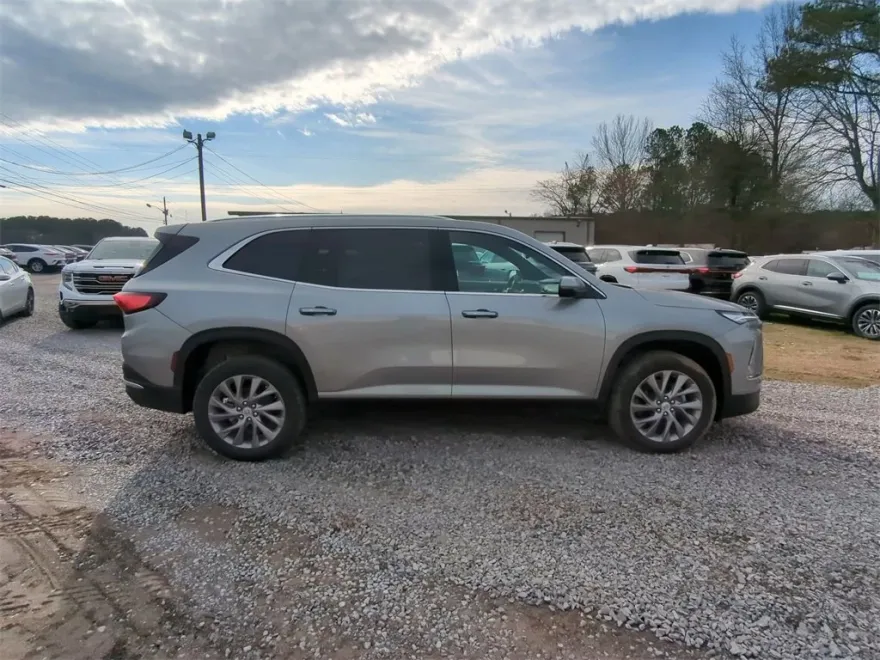 2025 Buick Enclave Preferred photo 1
