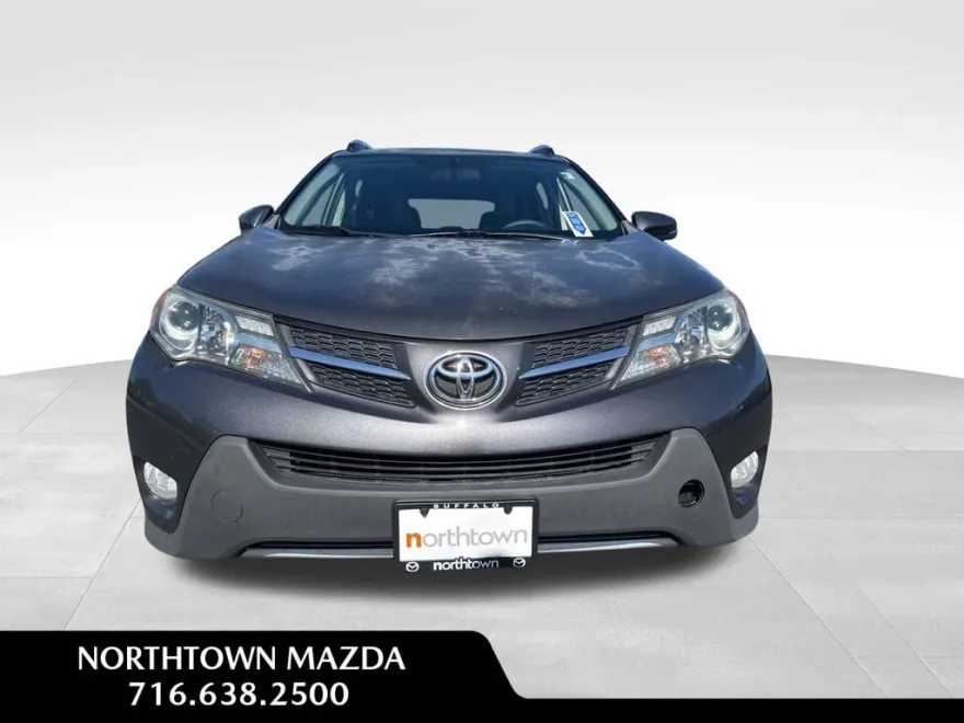 2015 Toyota RAV4 XLE photo 1