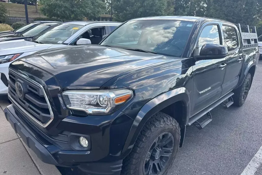 2018 Toyota Tacoma SR5 photo 1
