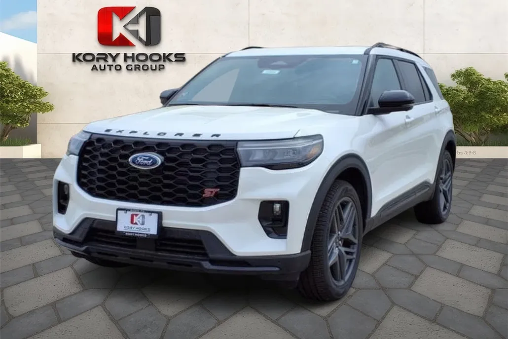2025 Ford Explorer ST photo 1