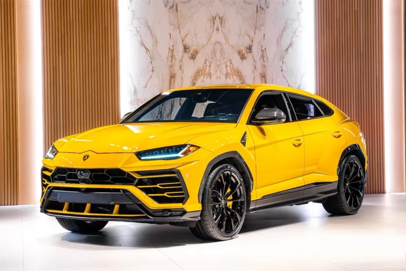 2022 Lamborghini Urus photo 1