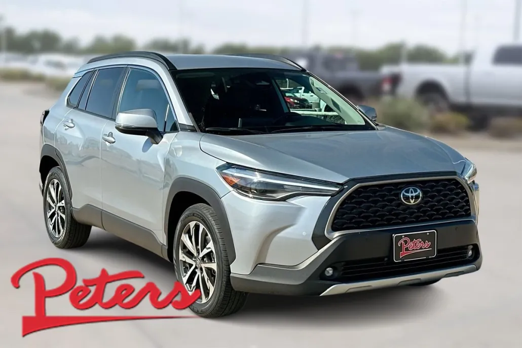 2023 Toyota Corolla Cross XLE photo 1