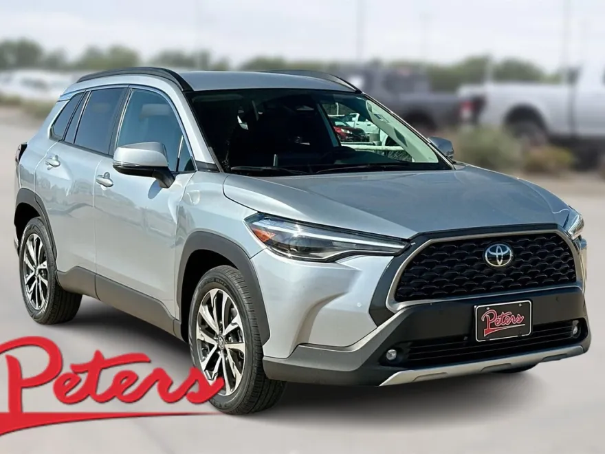 2023 Toyota Corolla Cross XLE photo 1
