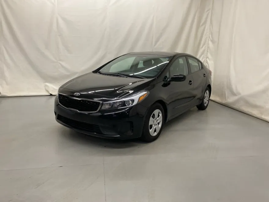 2017 Kia Forte LX Base photo 2