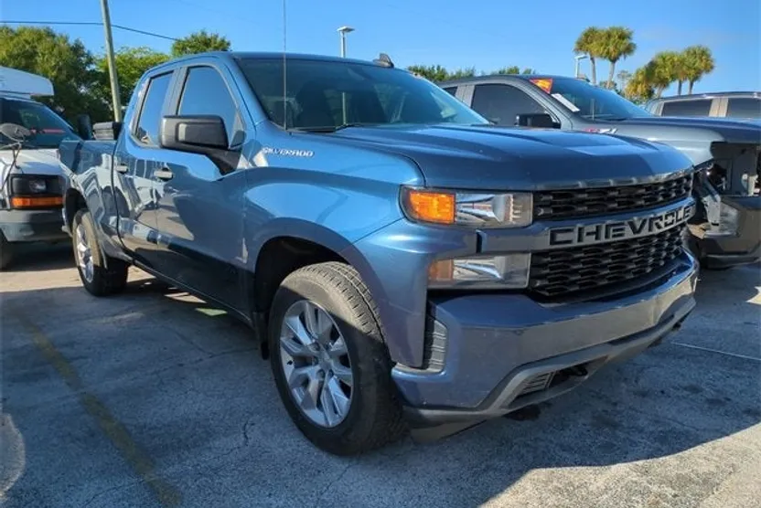 2019 Chevrolet Silverado 1500 Custom photo 1
