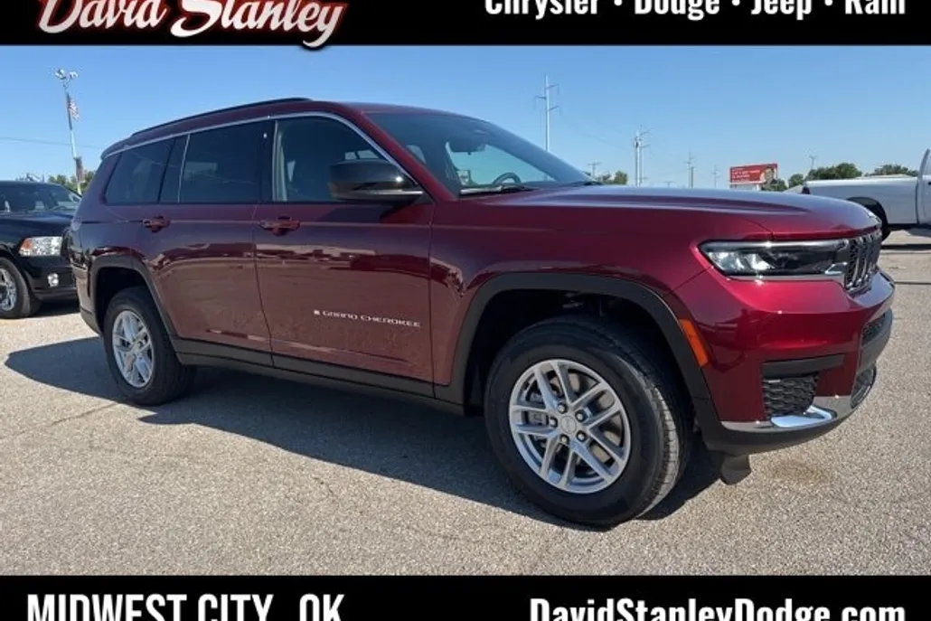 2025 Jeep Grand Cherokee Laredo photo 1