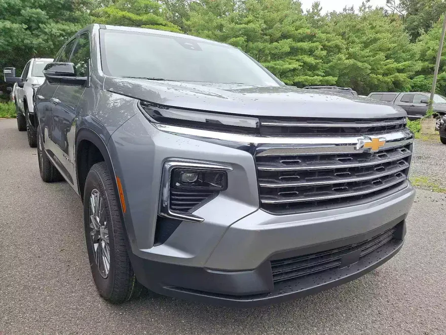 2026 Chevrolet Traverse photo 1