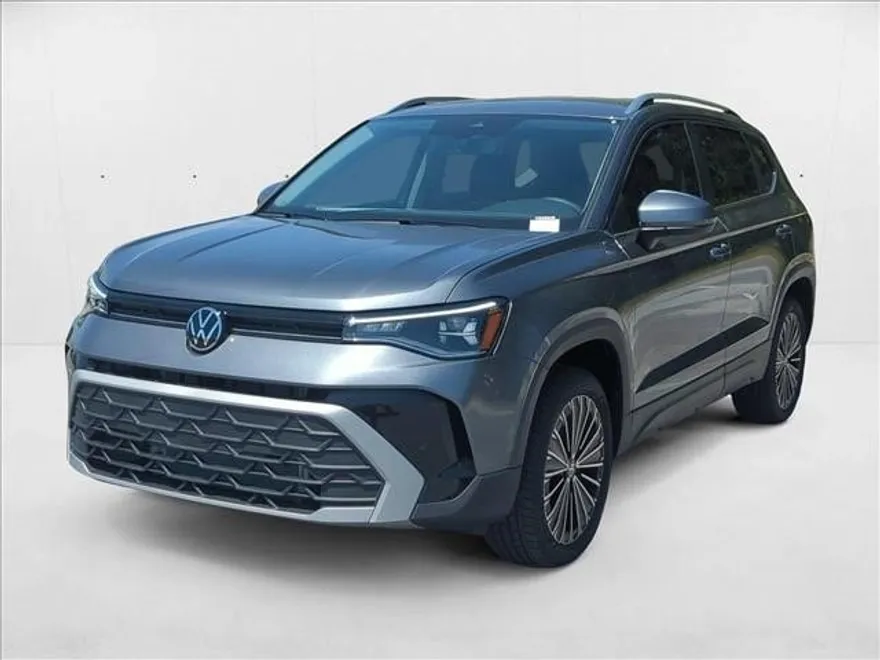 2025 Volkswagen Taos SE photo 1