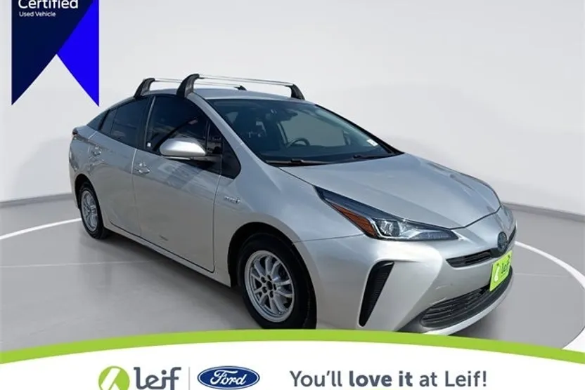 2021 Toyota Prius L photo 1