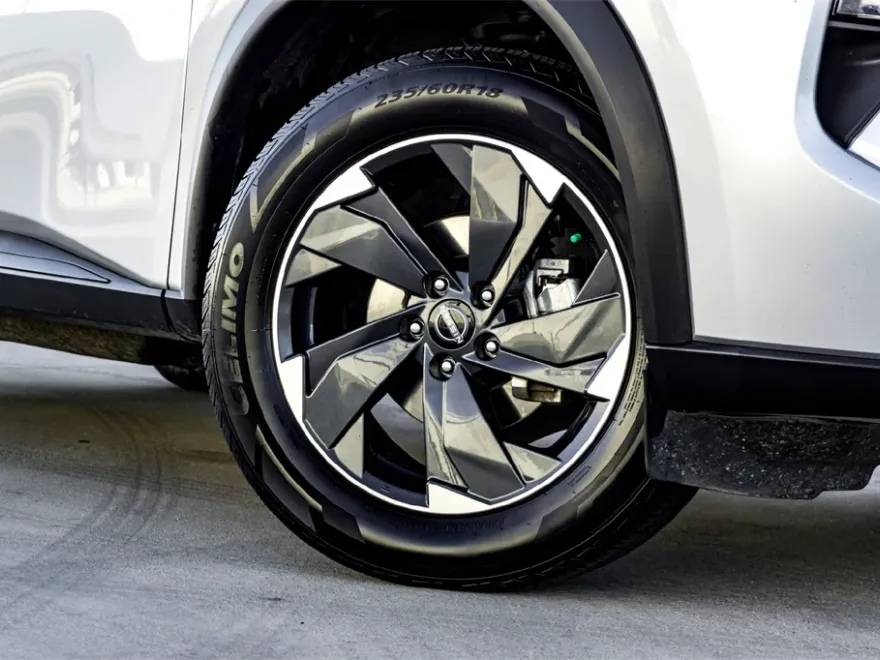 2024 Nissan Rogue SV photo 1