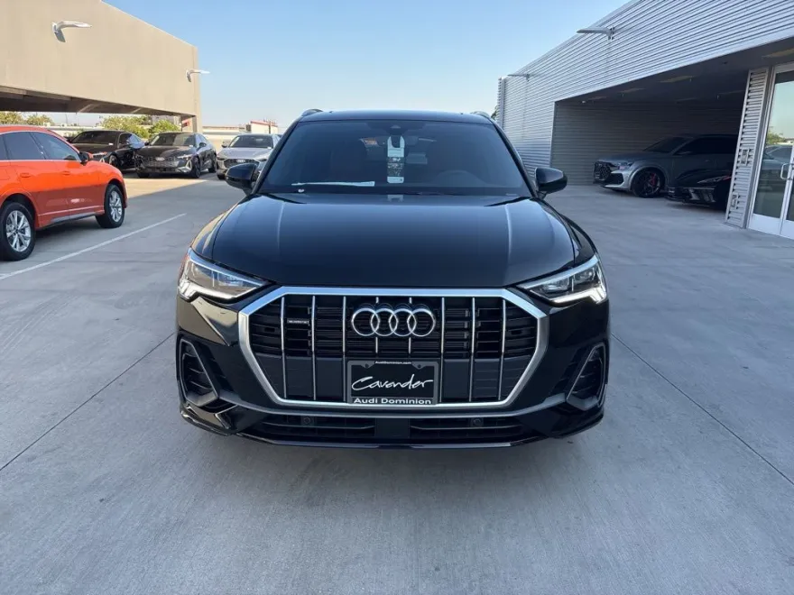 2025 Audi Q3 45 TFSI S line Premium photo 1