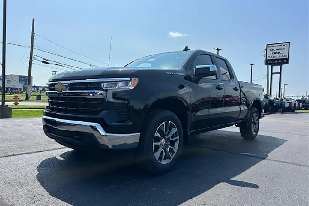 2026 Chevrolet Silverado 1500 LT photo 1