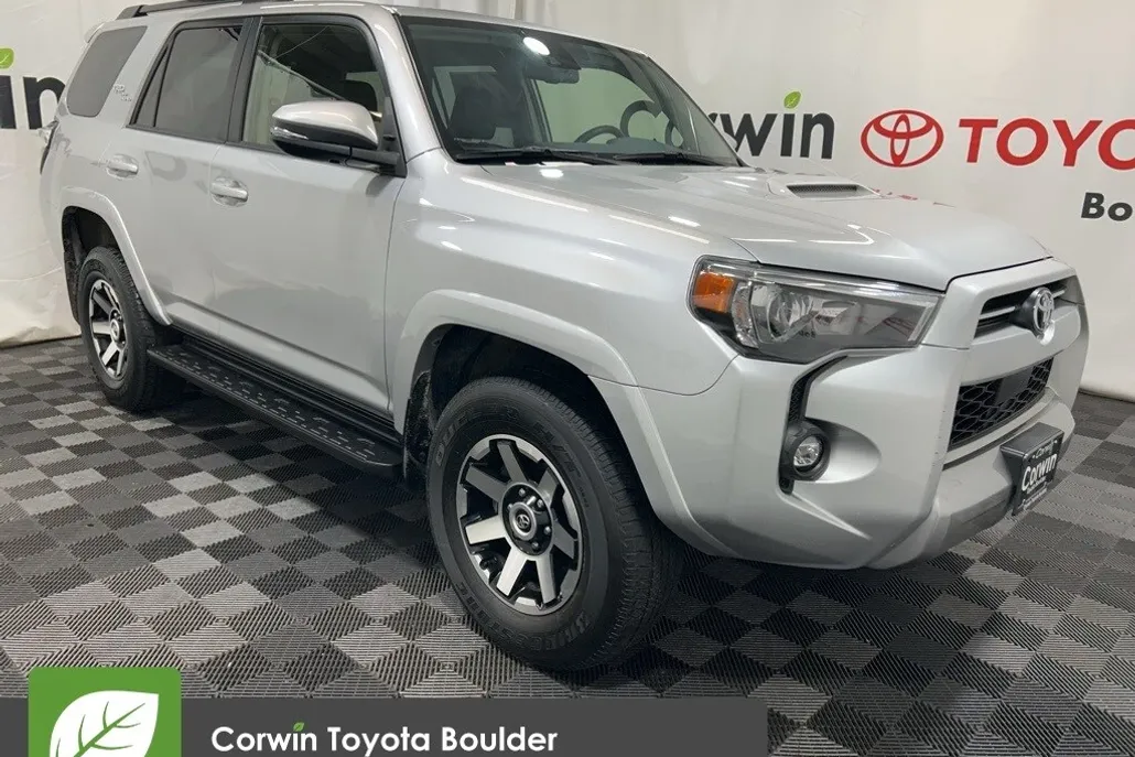 2024 Toyota 4Runner TRD Off-Road Premium photo 1