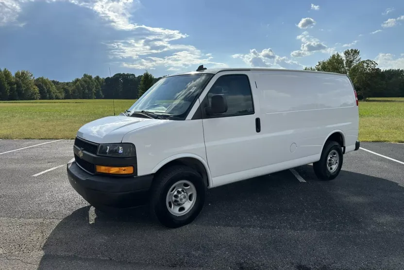 2019 Chevrolet Express 2500 Work Cargo Van photo 1