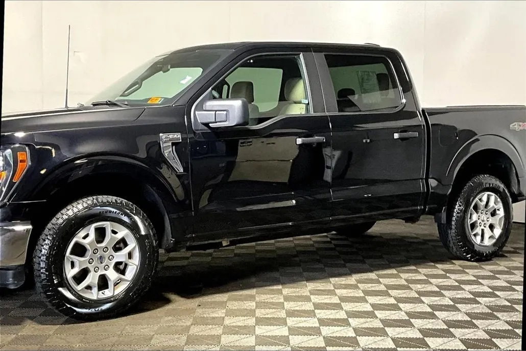 2023 Ford F-150 XLT photo 1