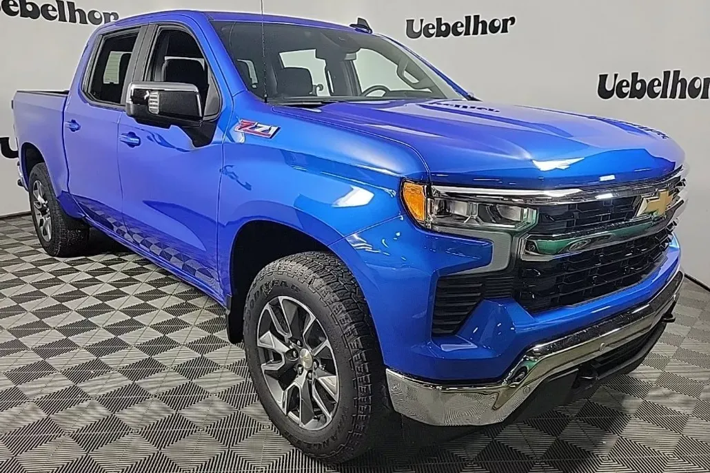 2026 Chevrolet Silverado 1500 LT photo 1