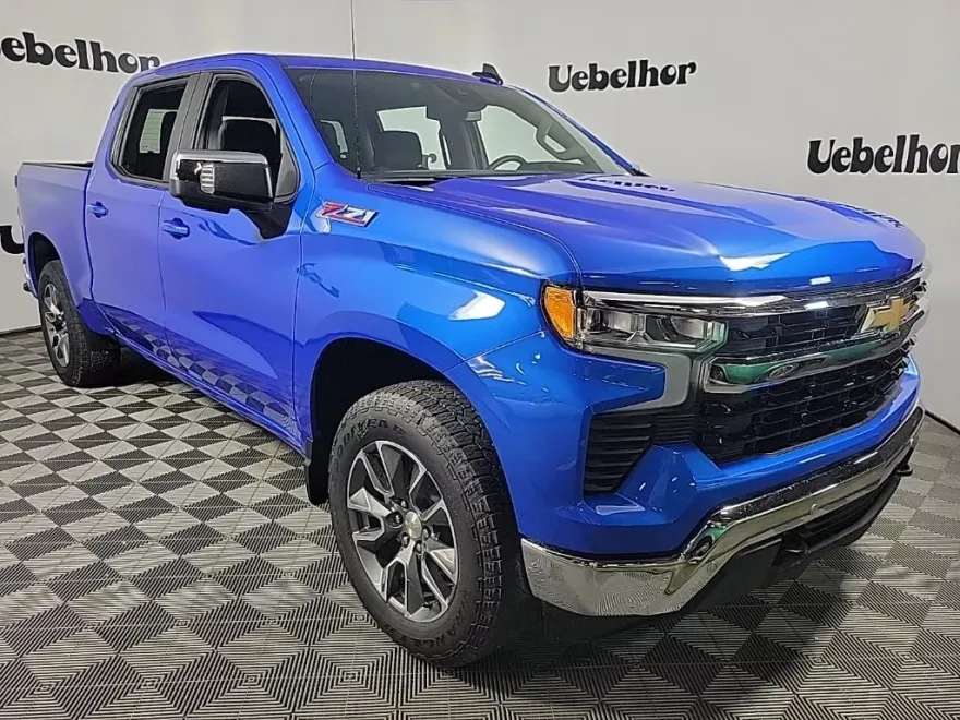 2026 Chevrolet Silverado 1500 LT photo 1