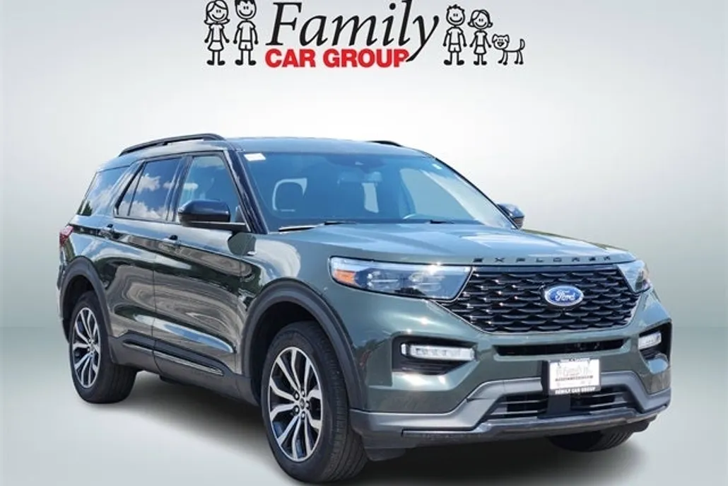 2023 Ford Explorer ST-Line photo 1