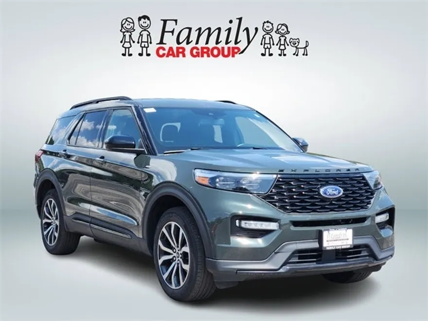 2023 Ford Explorer ST-Line photo 1