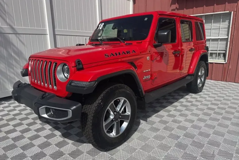 2018 Jeep Wrangler Unlimited Sahara photo 1