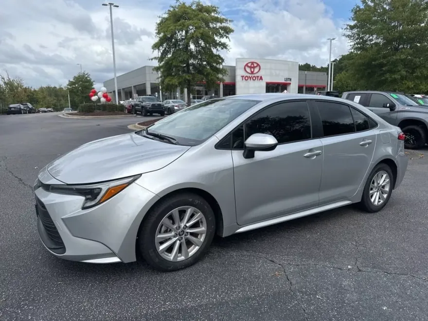 2024 Toyota Corolla Hybrid LE photo 1