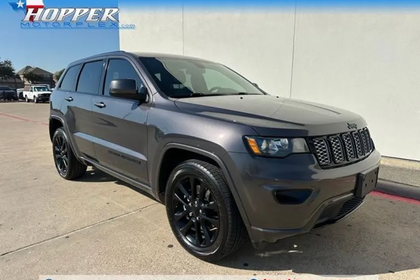 2021 Jeep Grand Cherokee Laredo X photo 1