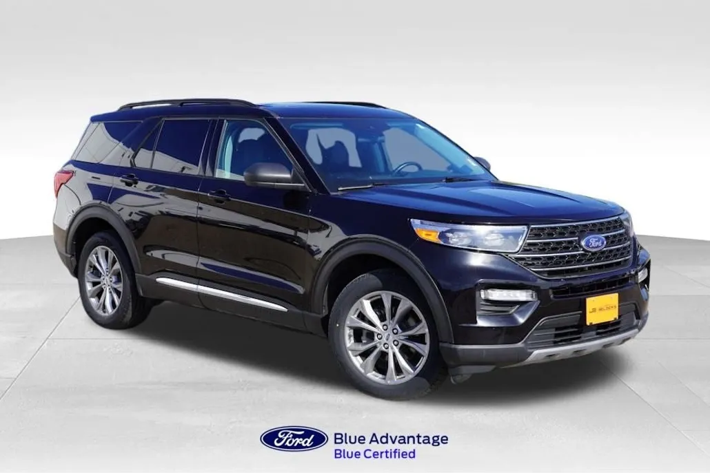 2023 Ford Explorer XLT photo 1