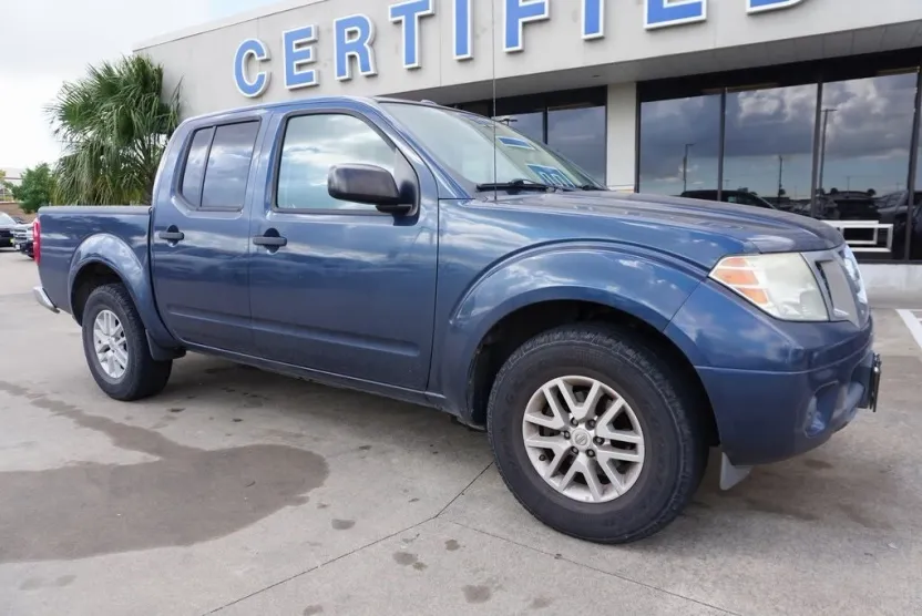 2015 Nissan Frontier SV photo 1