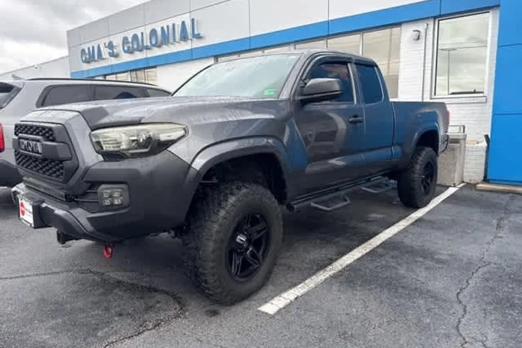 2021 Toyota Tacoma SR photo 1