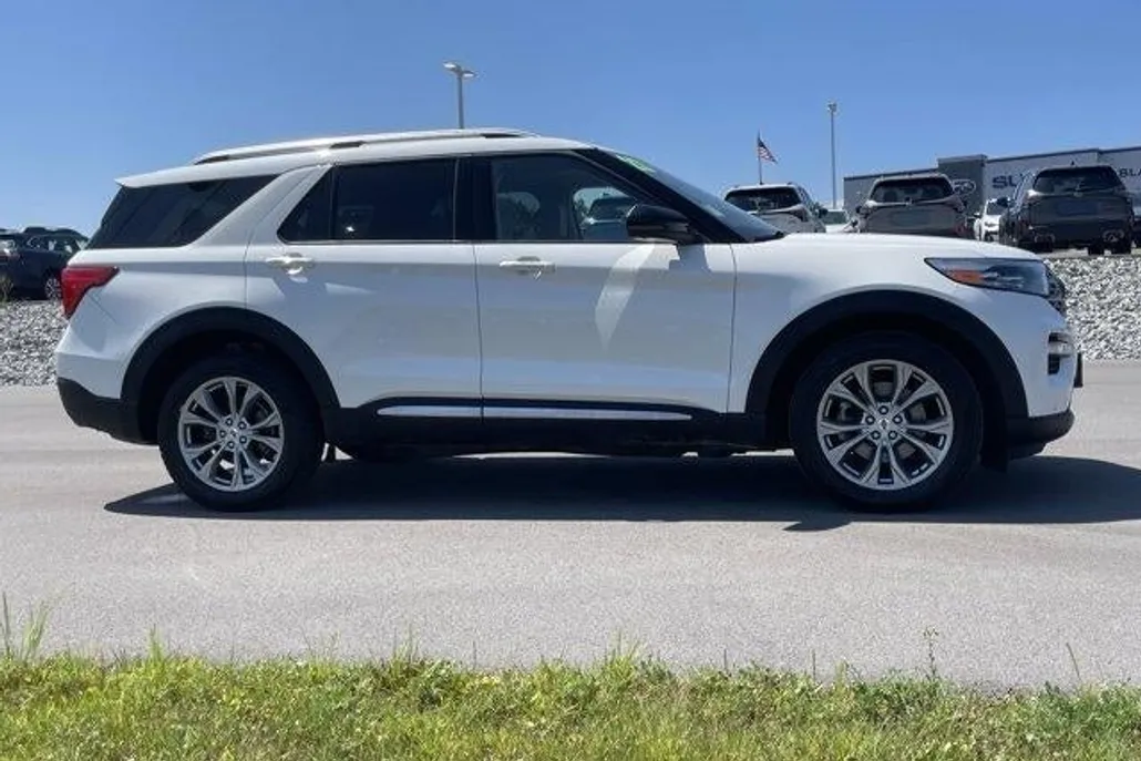 2022 Ford Explorer Limited photo 1