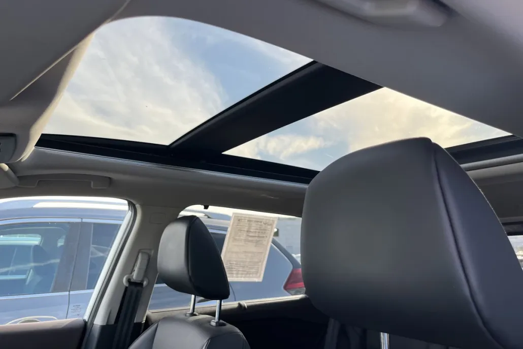 2021 Nissan Rogue AWD SV photo 1