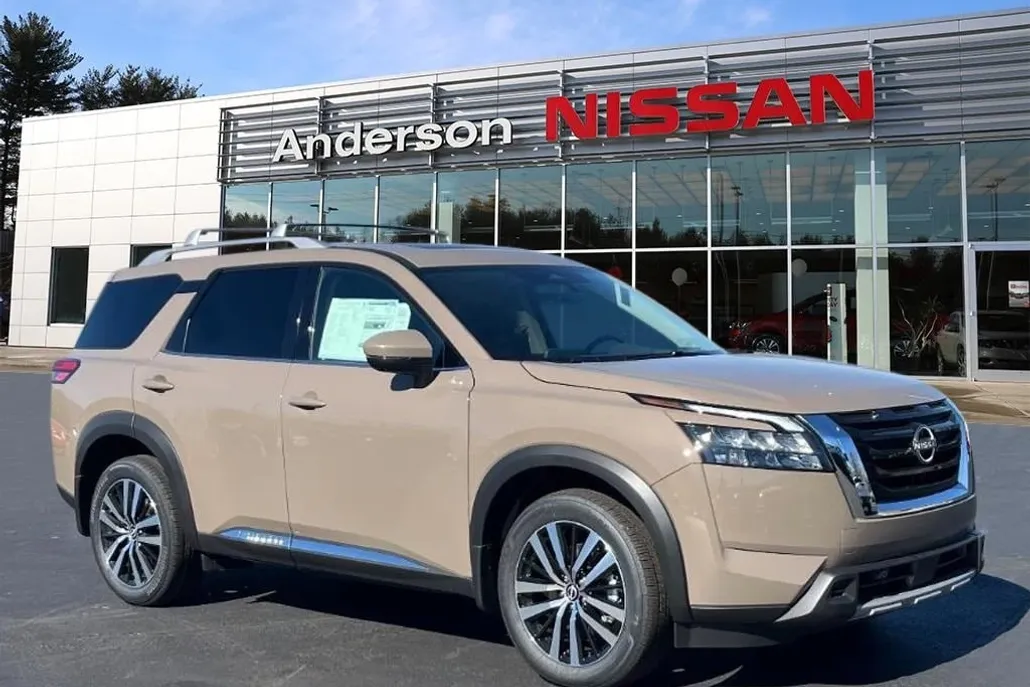 2025 Nissan Pathfinder Platinum photo 1