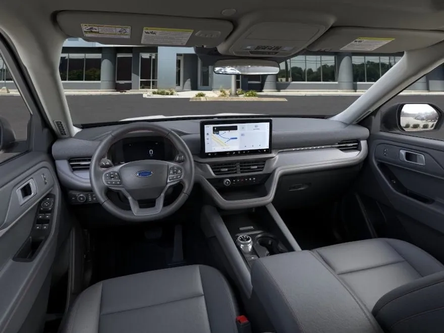 2025 Ford Explorer photo 1
