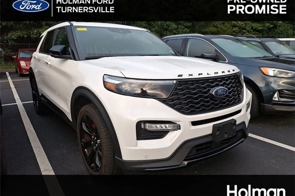 2023 Ford Explorer ST photo 1