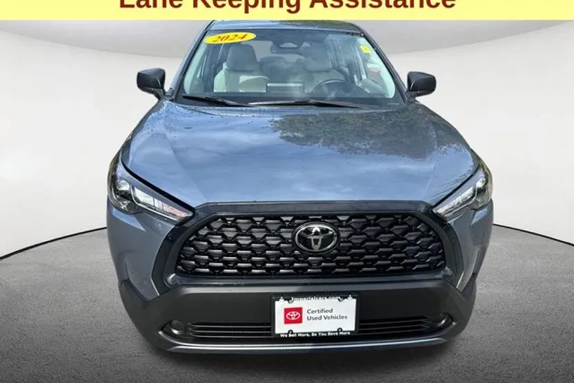 2024 Toyota Corolla Cross L photo 1